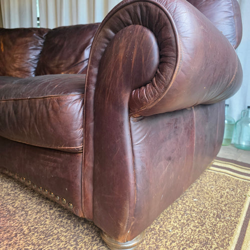 Brown Full-Wrap Top-Grain Aniline Leather Sofa – Rolled Arms & Nailhead Trim