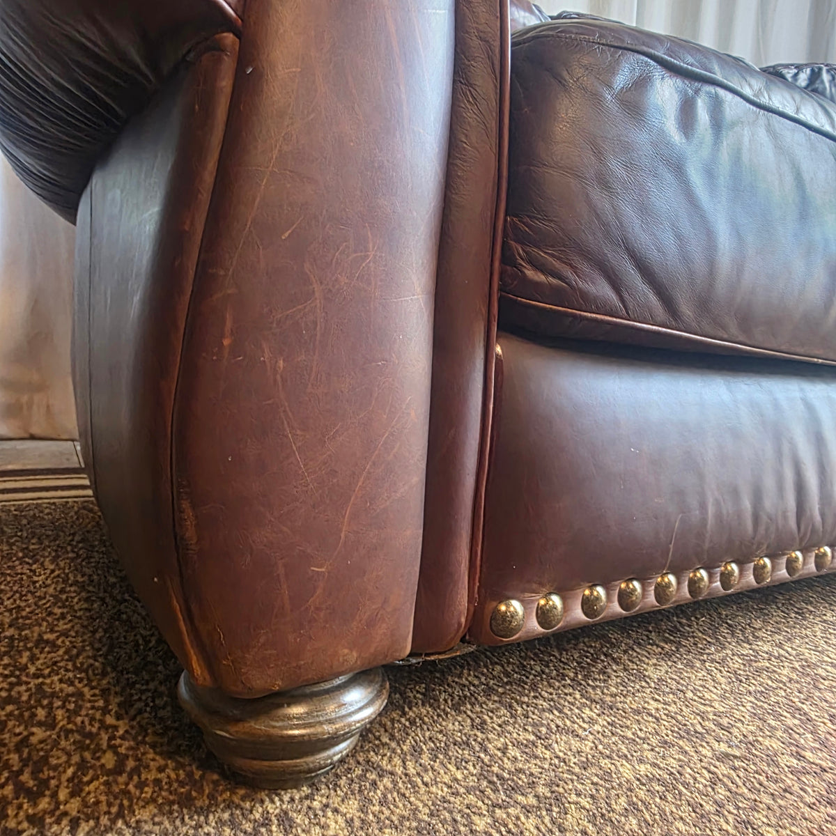 Brown Full-Wrap Top-Grain Aniline Leather Sofa – Rolled Arms & Nailhead Trim