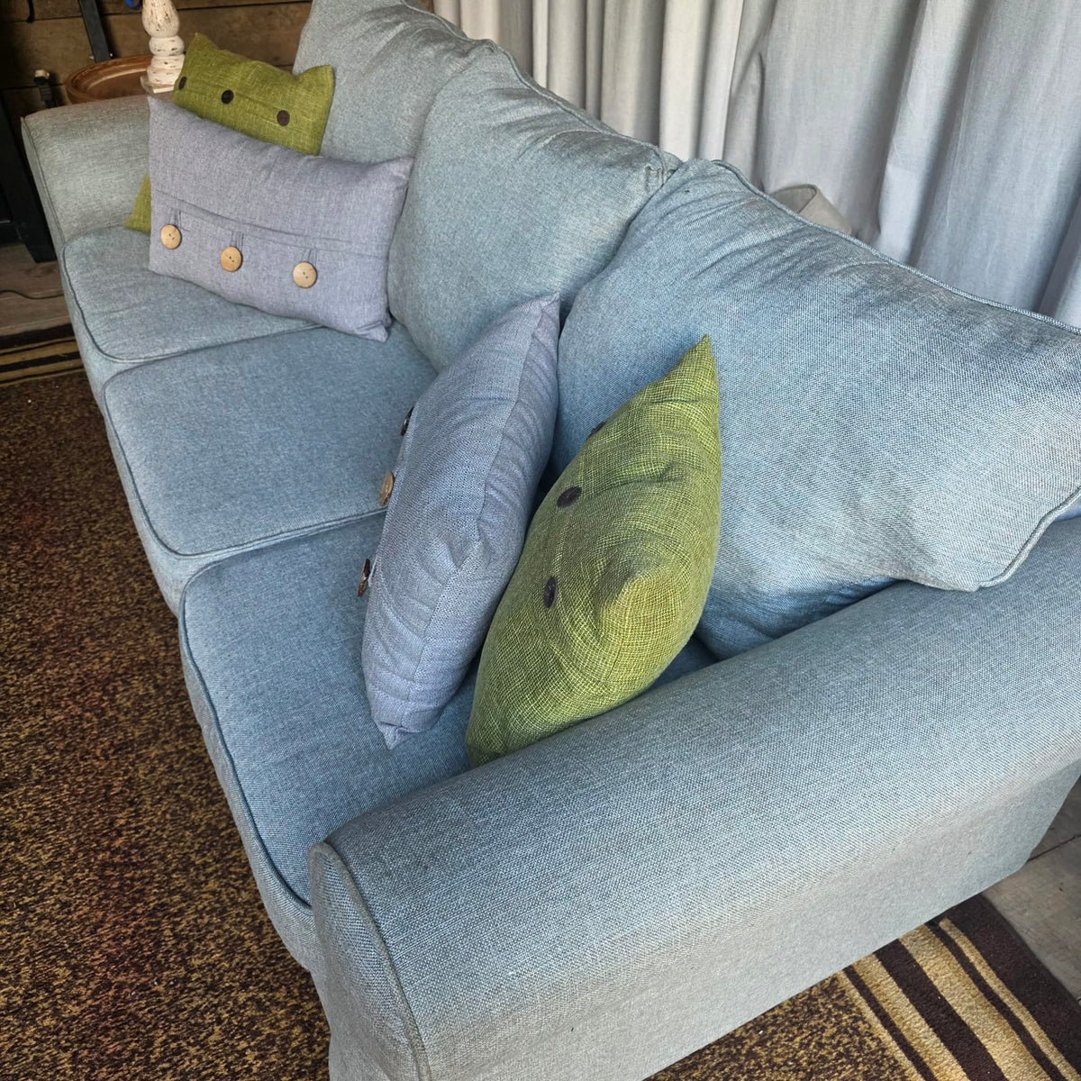 Light Grey 3-Seat Sofa – Rolled Arms, Removable Cushions