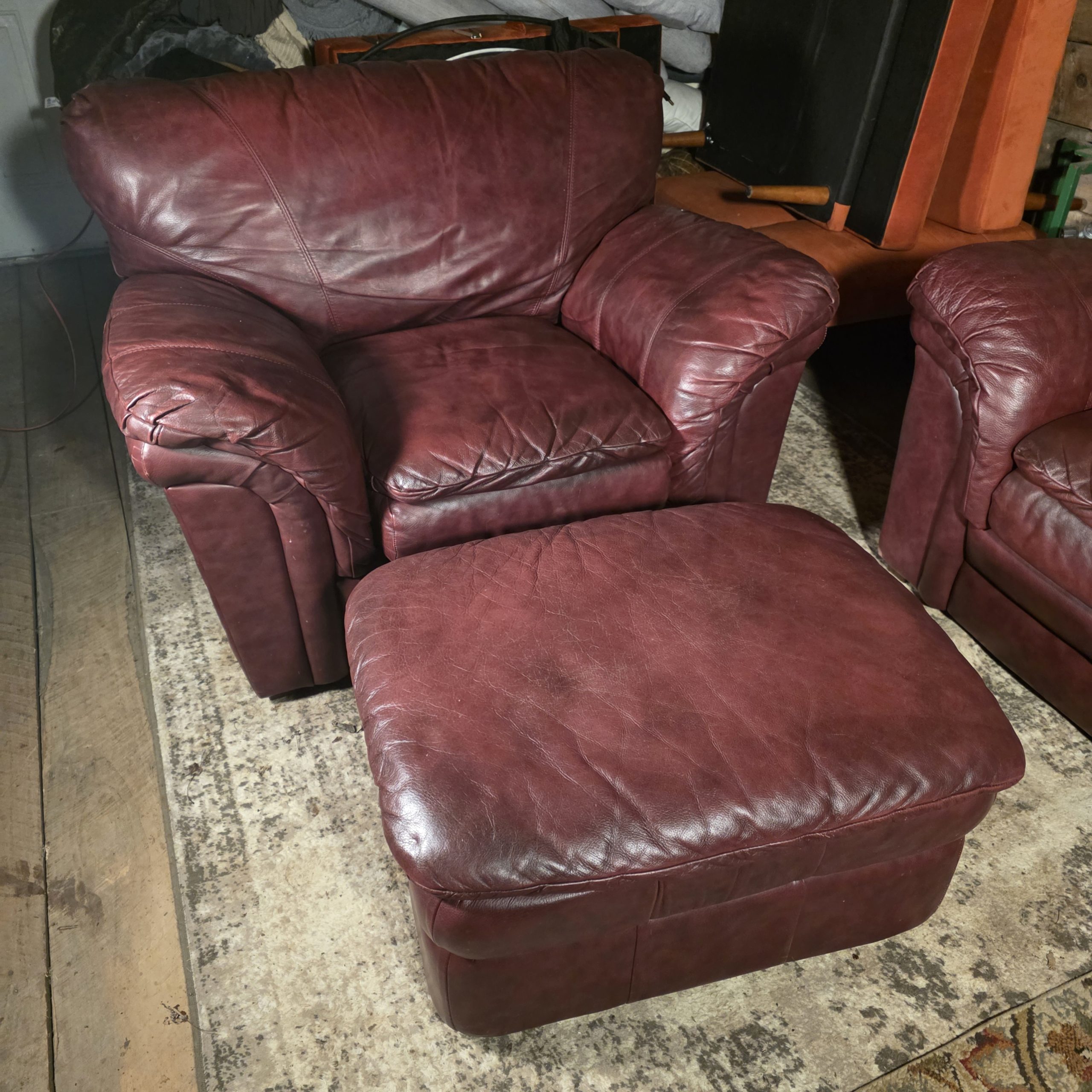 Rich burgundy genuine-leather Lane Furniture 3-piece living room set - Image 4