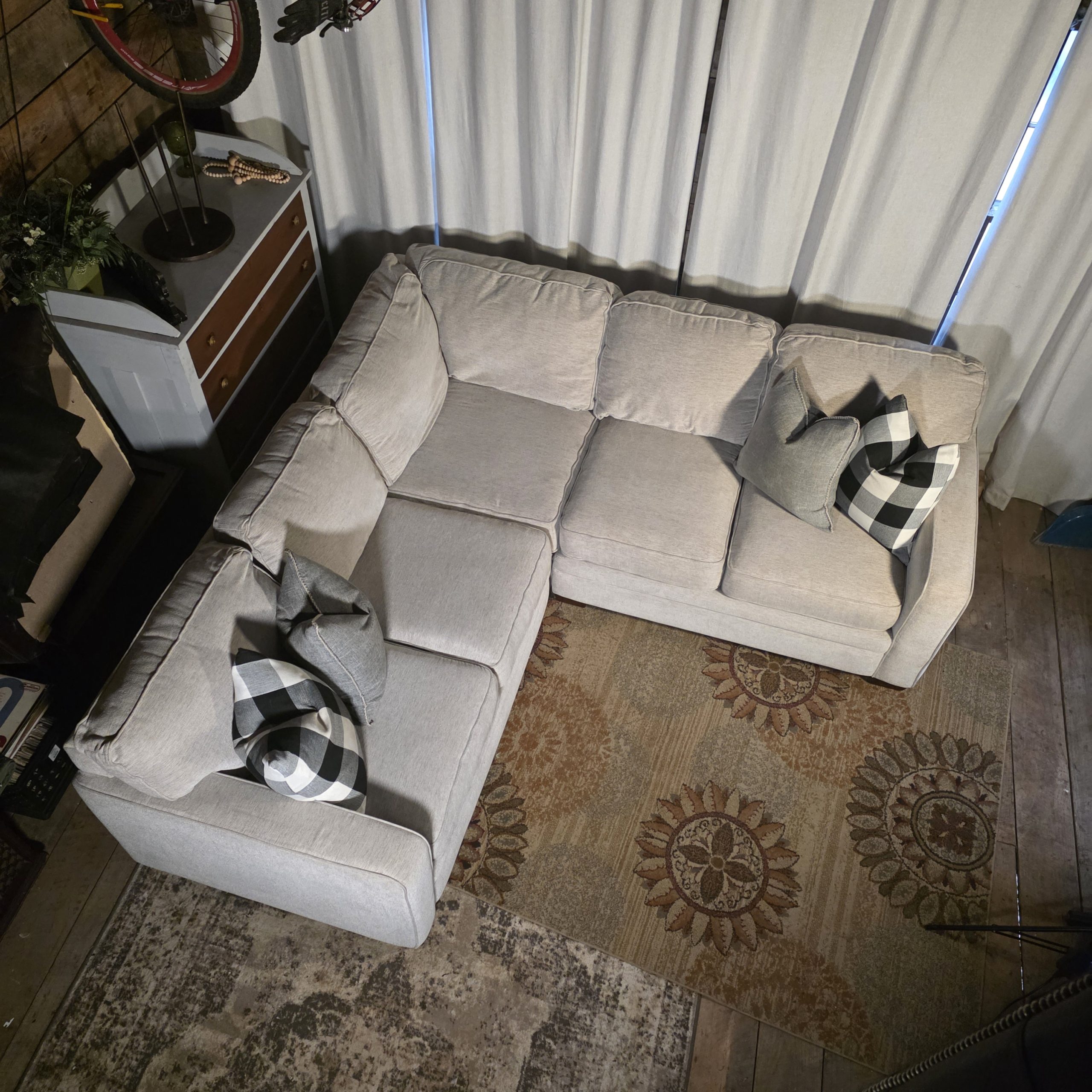 La‑Z‑Boy Meyer 3‑Pc Dove Sectional – Excellent Condition - Image 6