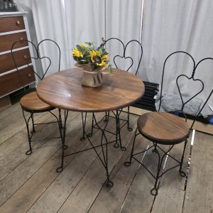 Heart‑Back Wrought Iron Ice Cream Parlor Bistro Set – Table & 3 Chairs
