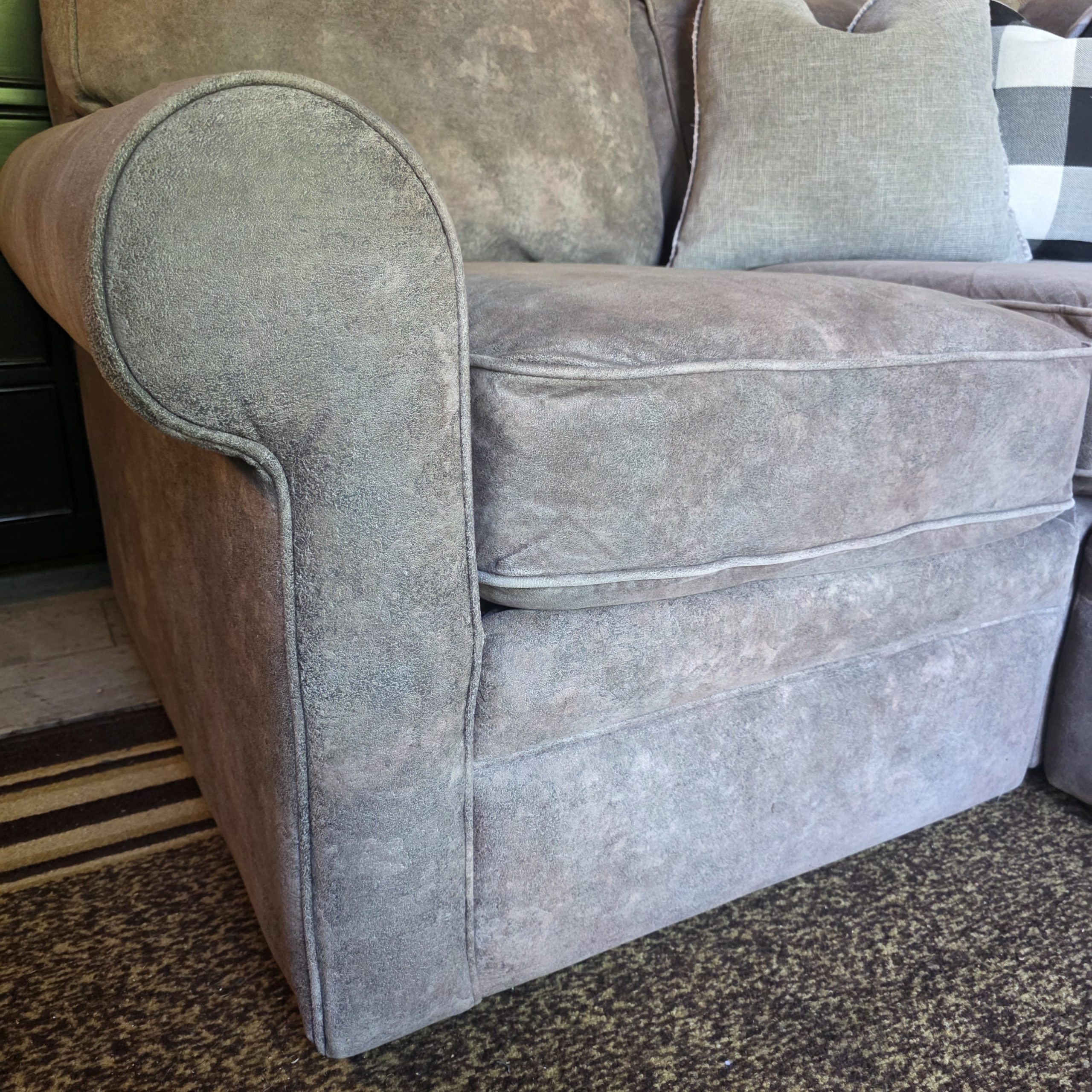 4‑Pc Microsuede Sectional Sofa w/ Chaise – Like New - Image 3