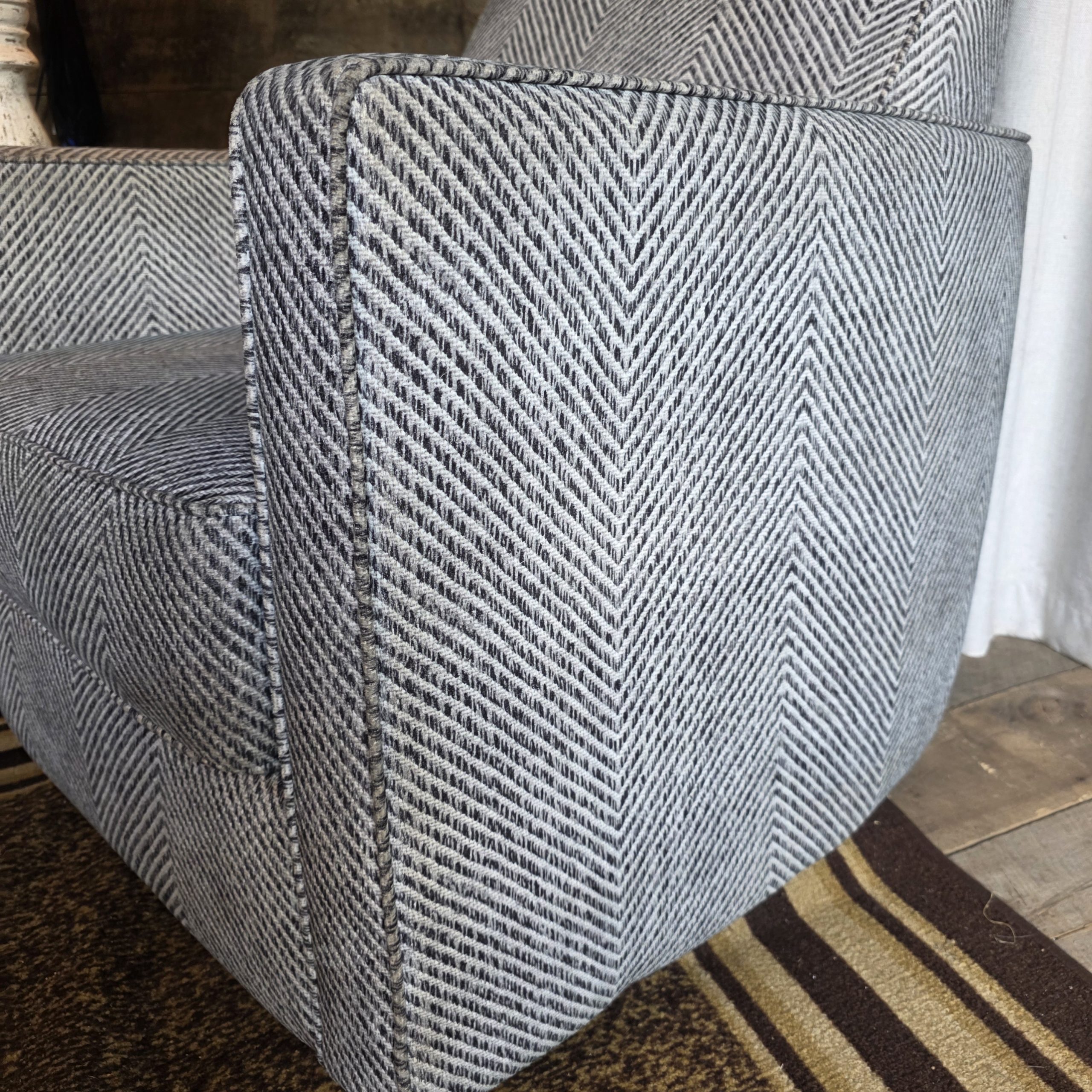 Modern Swivel Chair in Gray Herringbone Fabric - Image 2