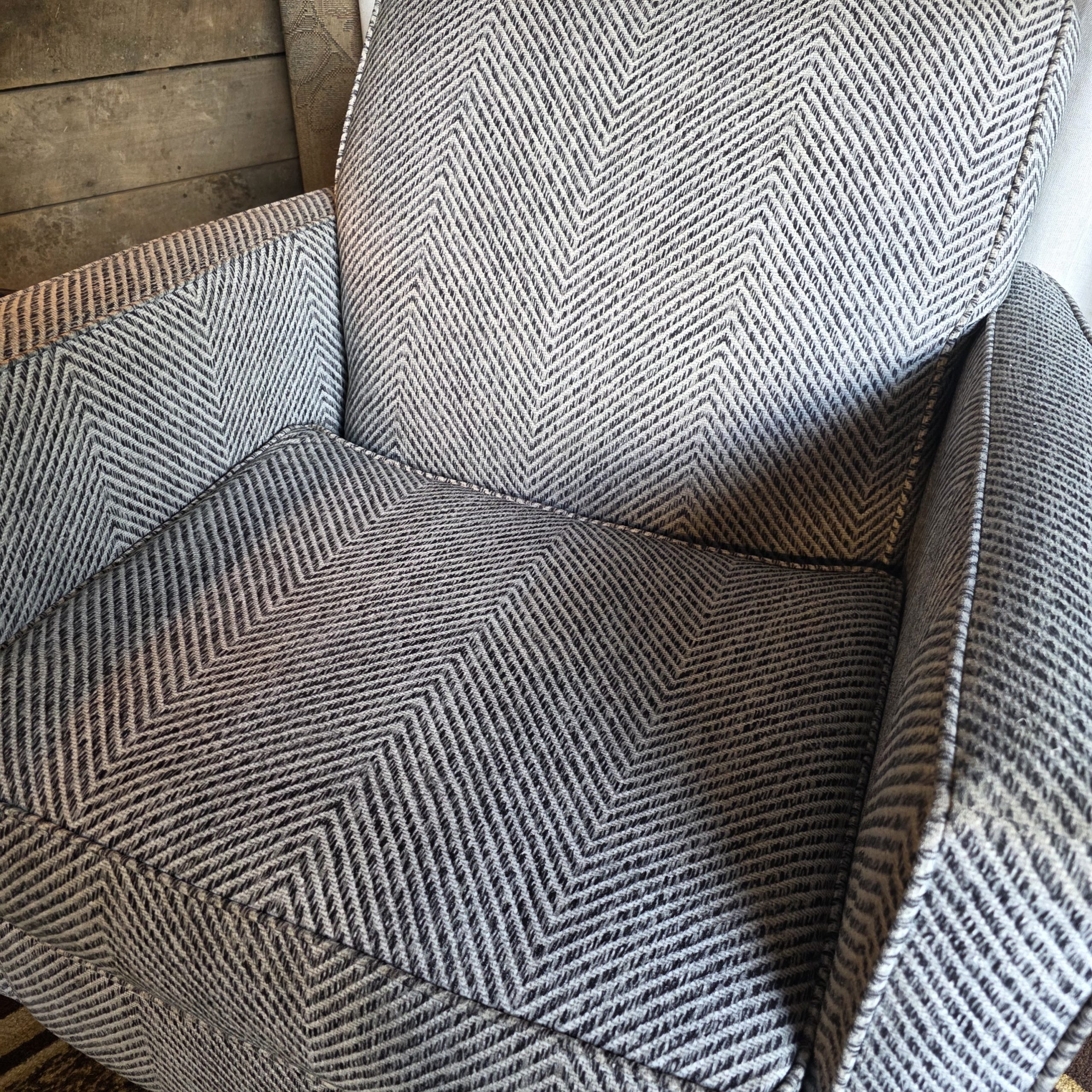 Modern Swivel Chair in Gray Herringbone Fabric - Image 4